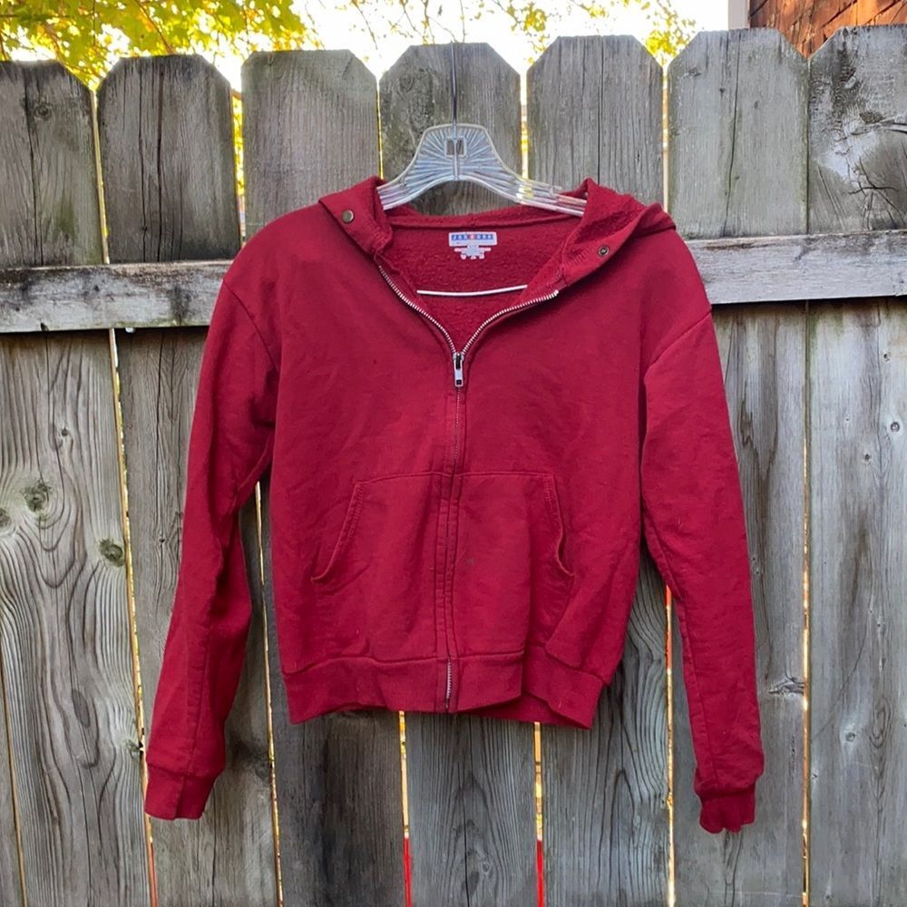 Red Hoodie sz. 8/10